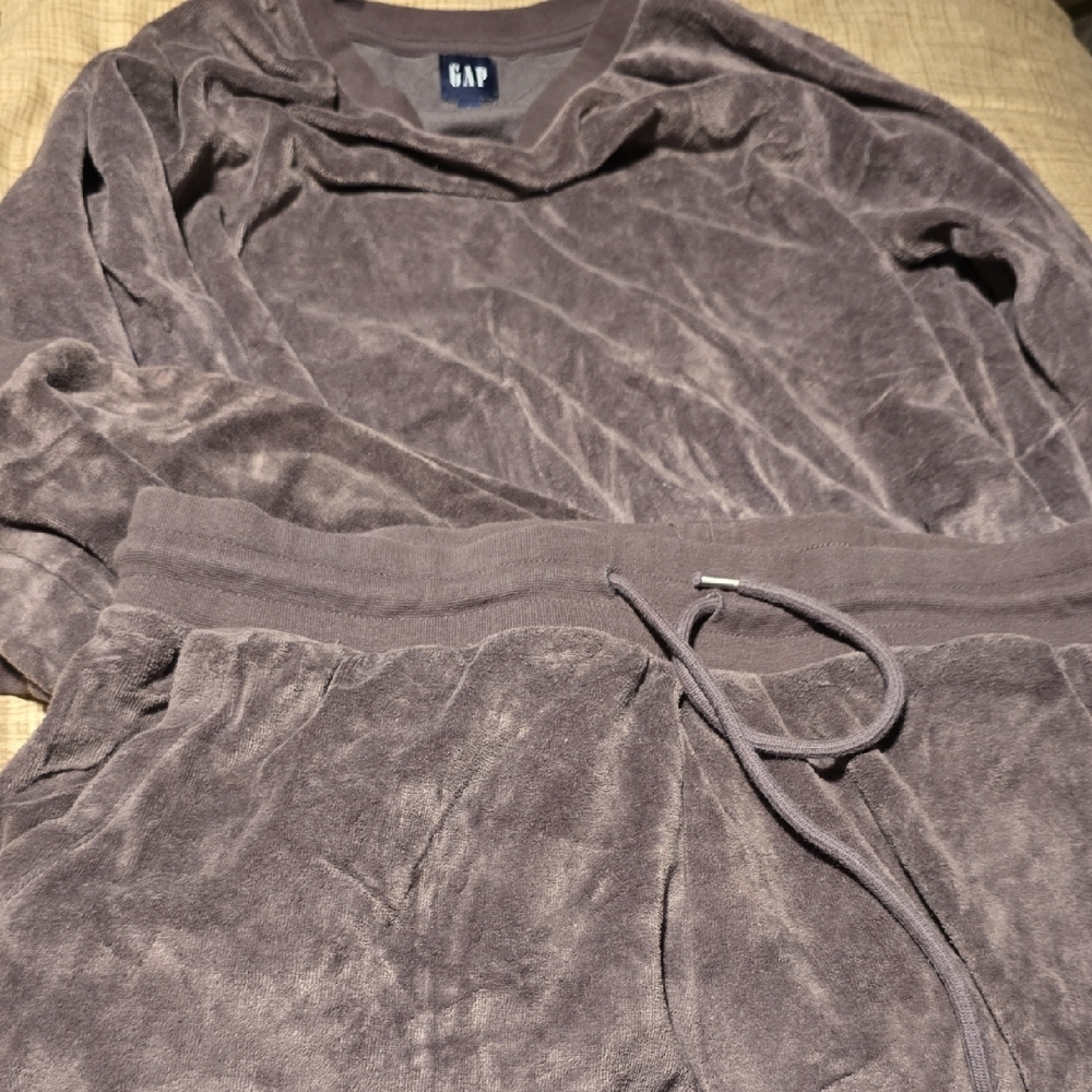 GAP Charcoal Velour Lounge Set